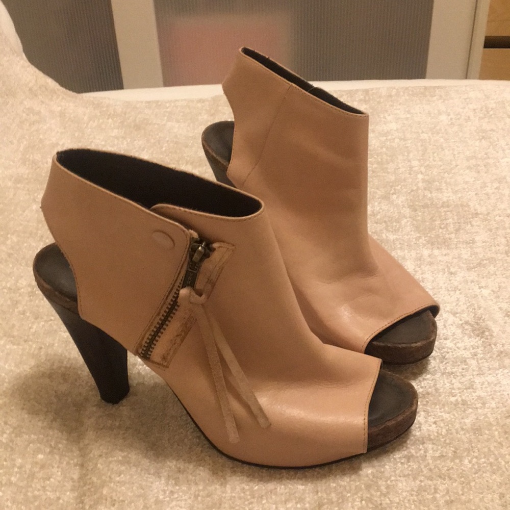 Joie peep toe booties